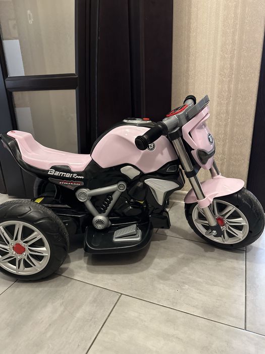 Електромотоцикл для дівчинки