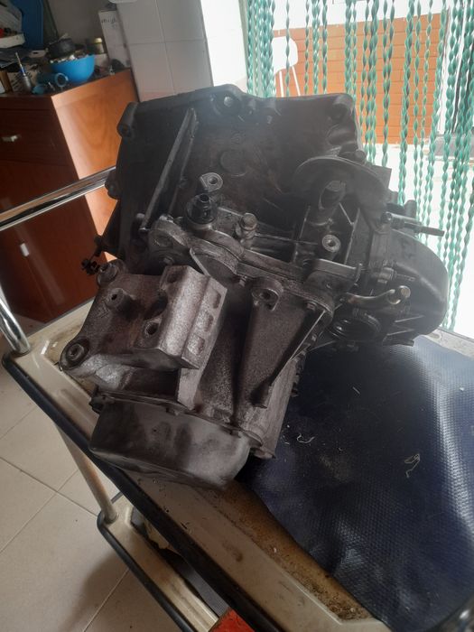 Vendo caixa de velocidades para peugeot  ou Citroën  5 veloc.