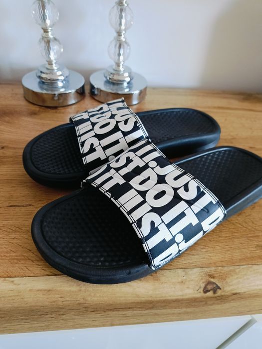 Klapki Nike benassi 44 logo
