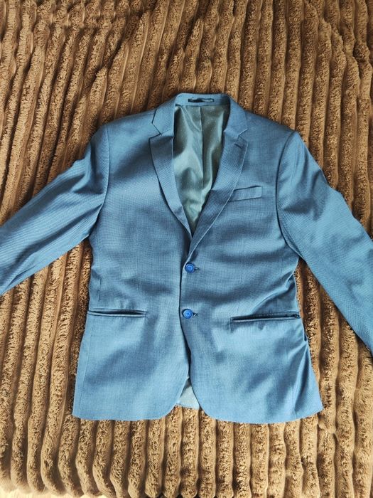 Чоловічий костюм трійка