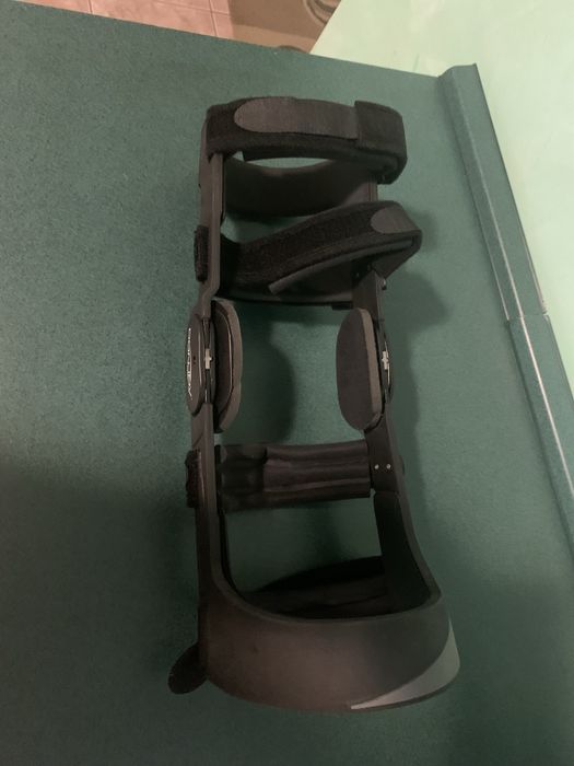 Orteza stabilizujaca kolana - prawa rozmiar L