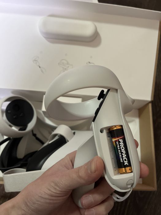 На запчасти! Очки виртуальной реальности Oculus Quest 2 128Gb