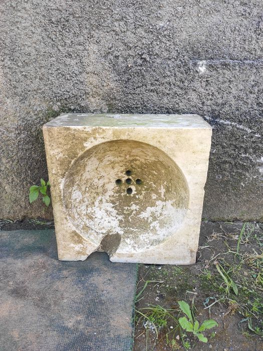 Pias rústicas bom estado
