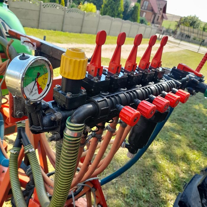 Opryskiwacz ciągany Krukowiak 1000L 15m