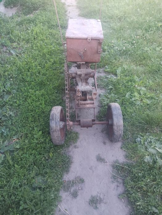Ручна бурякова сівалка