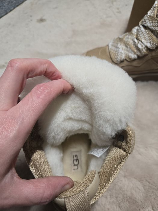 1️⃣ Теплі бежеві UGG у розмірі 36 — дуже гарний стан