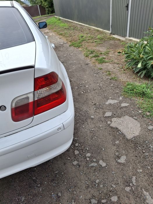 автомобіль   БМВ 320D