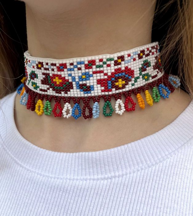 Стрічковий ґердан на шию з підвісками