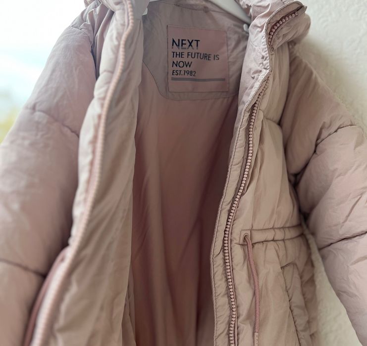 Продам зимову б/в куртку Next