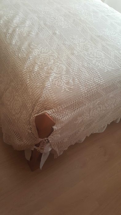 Colcha de renda feita à mao