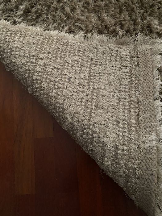 Carpete de sala em pelo comprido