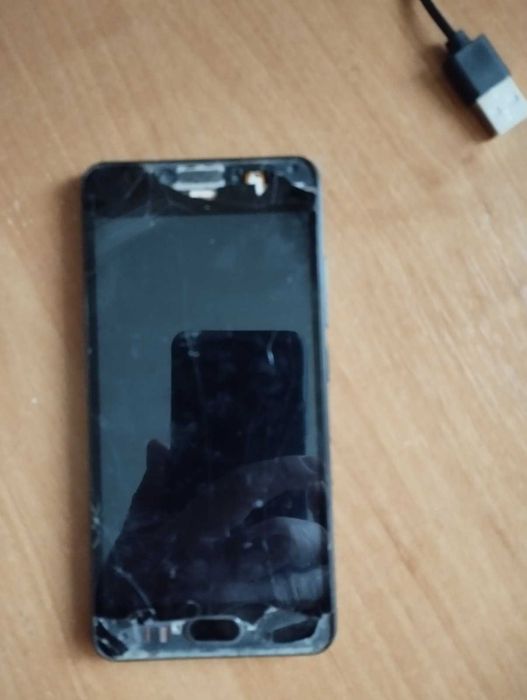 Продам Meizu M5c не  рабочий