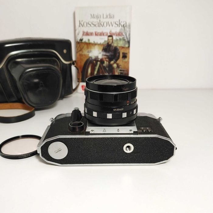 Niezawodna Lustranka analogowa PRAKTICA Super TL  Orestegon 1:2,8 29mm