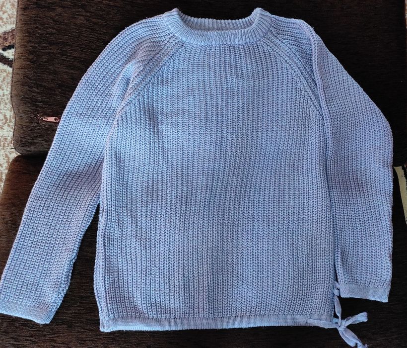 Светрик на дівчинку в ідеальному стані