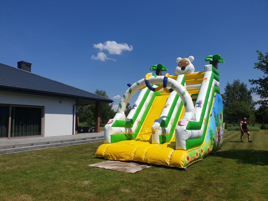 Dmuchańce, zjeżdżalnie, kule wodne, tory przeszkód