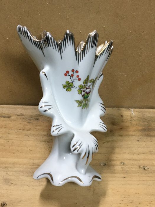 Jarra em porcelana Portuguesa