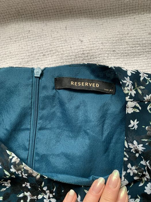 Piekna sukienka w kwiatki, 42