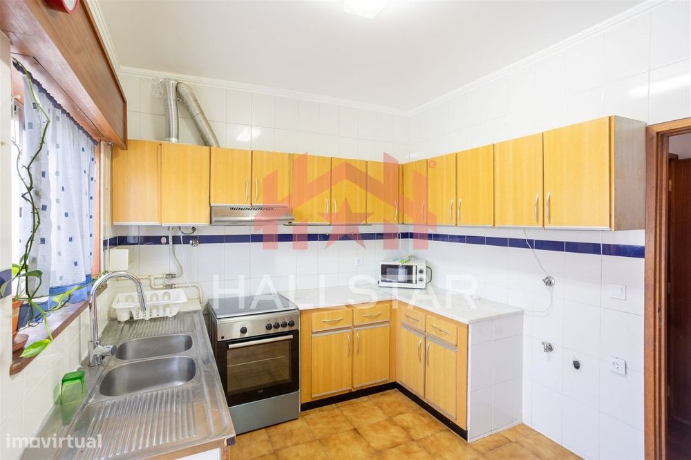 Arrendamento de Quarto / Equipado e Mobilado / Av. Marquês de Pombal