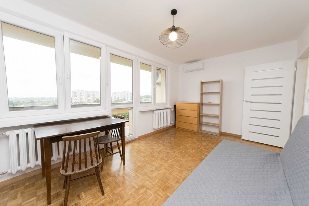 Przytulna kawalerka z dużym balkonem i osobną kuchnią |  24 m^2 | Bieżanów-Prokocim |  ENG