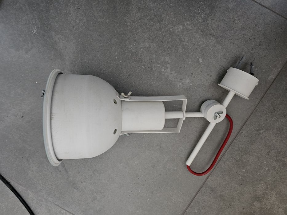 Bialy kinkiet  metal plus szkło