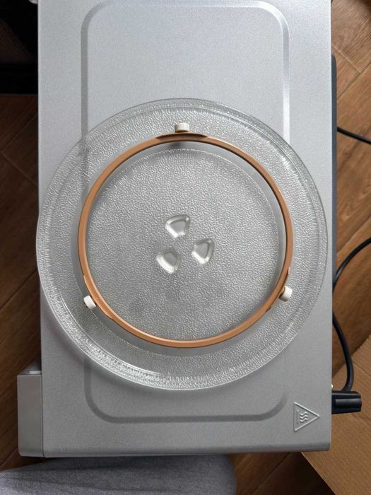 Мікрохвильова піч (НВЧ) Gorenje MO 17 E1S (нова)