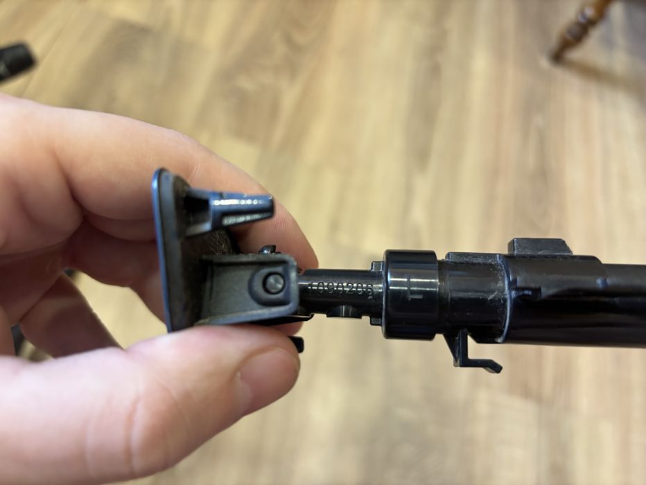 Форсунка омивача фари з кришкою передня ліва Volvo XC40 /32229278