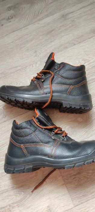 Мужская рабочая обувь