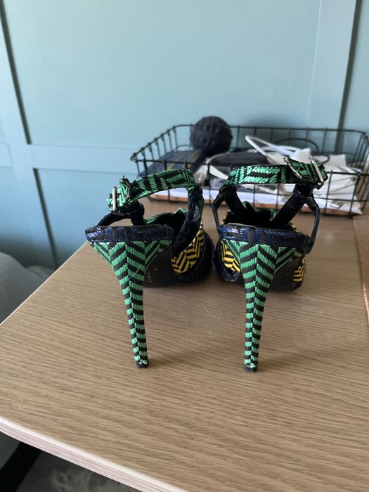 Sapatos de Salto Zera