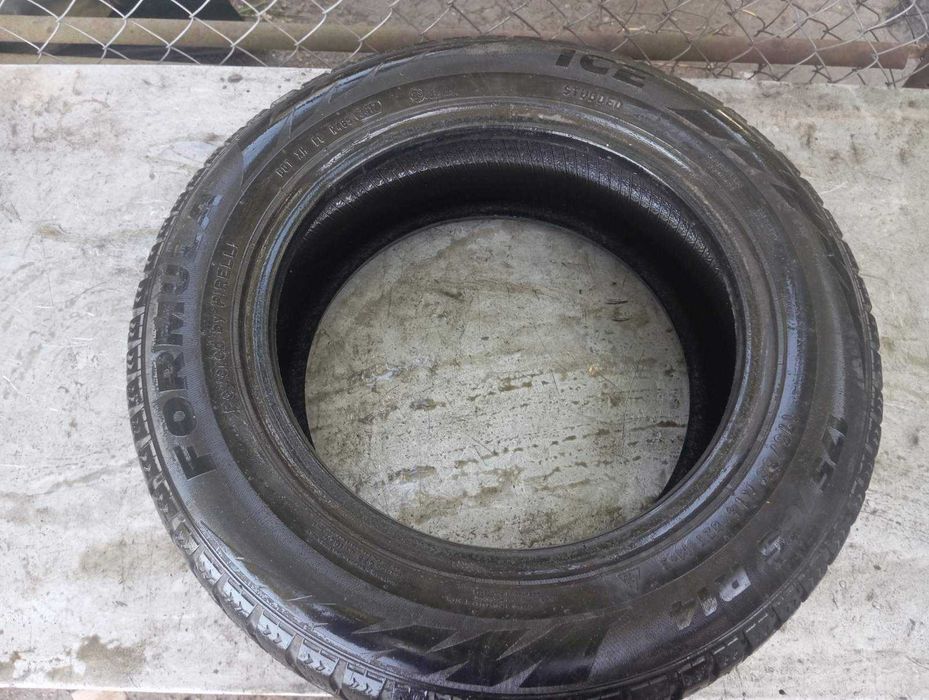 Зимові шиповані шини Pirelli Formula Ice 175/65 R14 100H резина зима