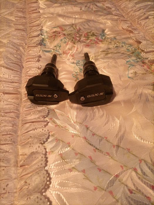 Material Suzuki Gsxs 1000 2023