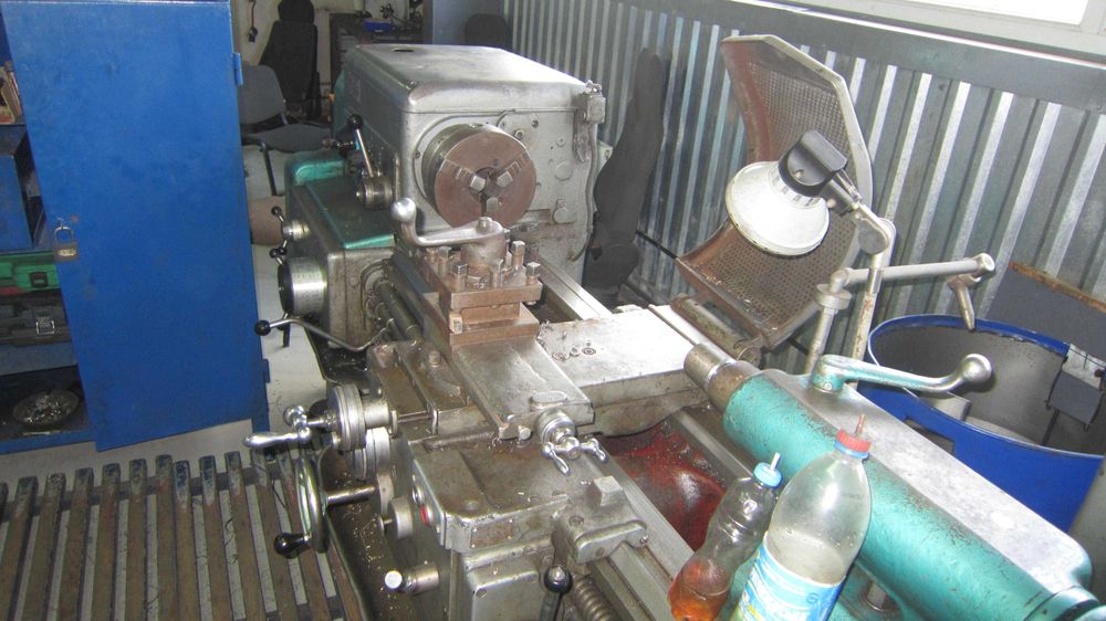 Токарний верстат 1К62