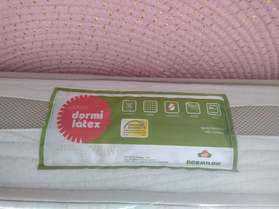 Cama criança com colchão