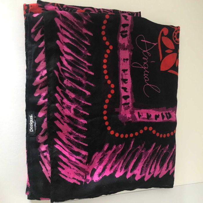 Lenço Desigual Rosa, Preto e Vermelho