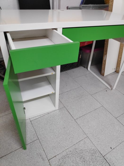 Secretária IKEA para criança