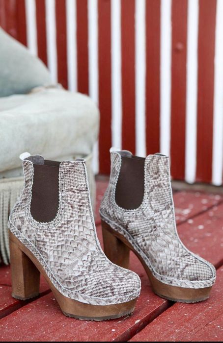 Botas Xuz - tamanho 38
Padrão Python
Pouco uso
70€