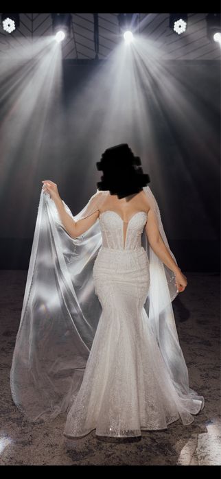 Продам весільну сукню