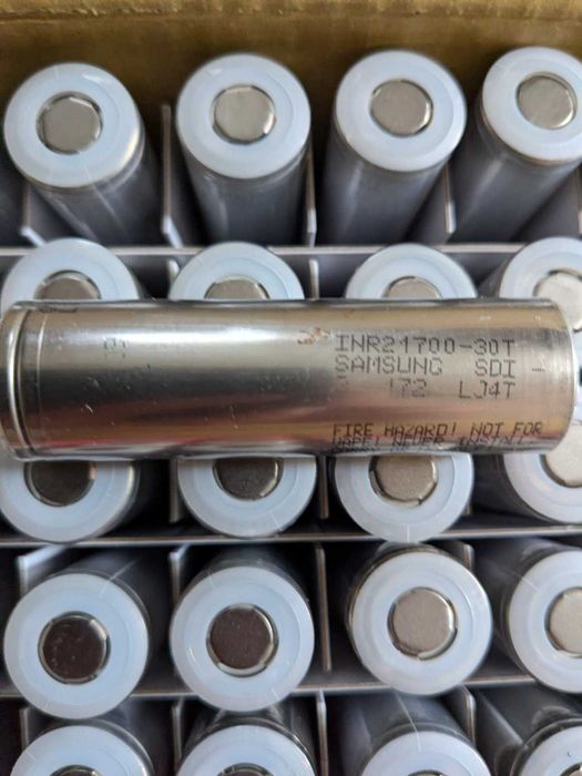 Акумулятор Li--ion 21700  INR 21700-30T Samsung SDI 3 172