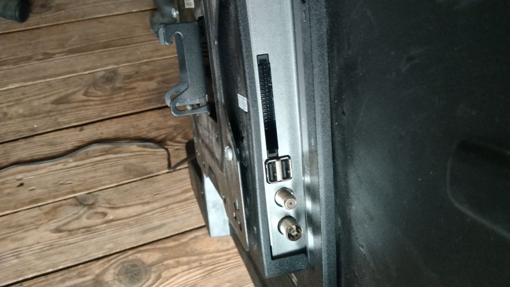 Телевизор плоский