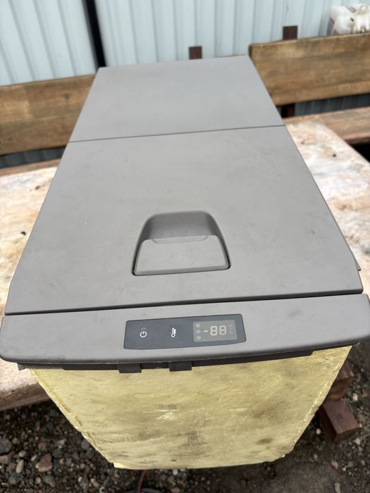 Lodówka Scania ,,S” 40 litrów sprawna 100%