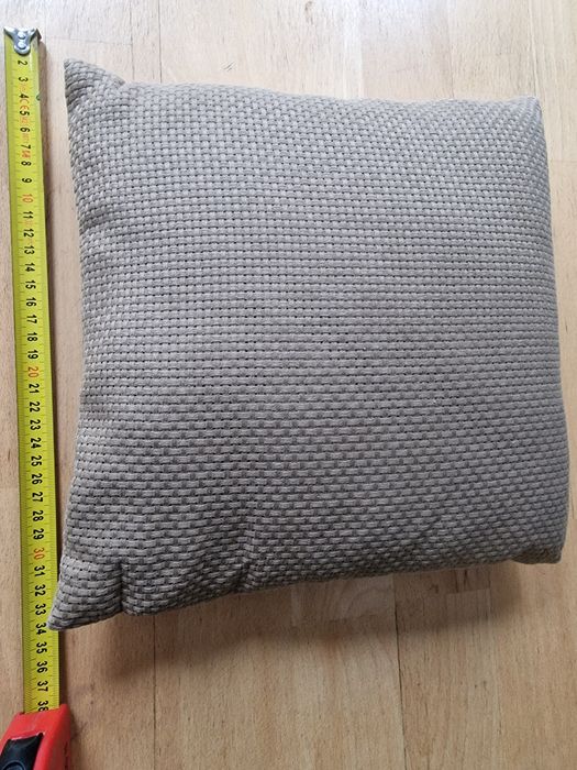 Poduszka haftowana ręcznie