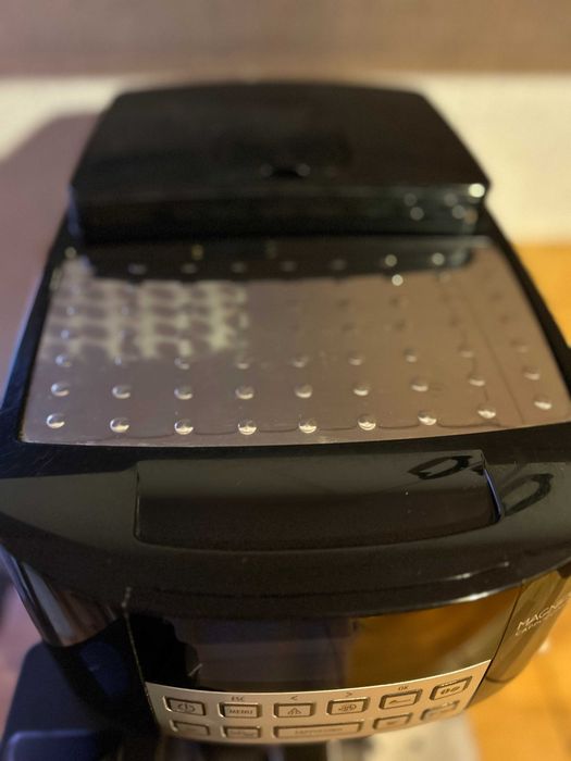 Ekspres do kawy De'Longhi Magnifica S ECAM 22.360.B 1,8l