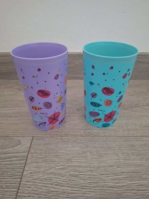 2 copos tupperware