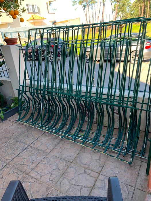 Grades em ferro disponíveis para venda