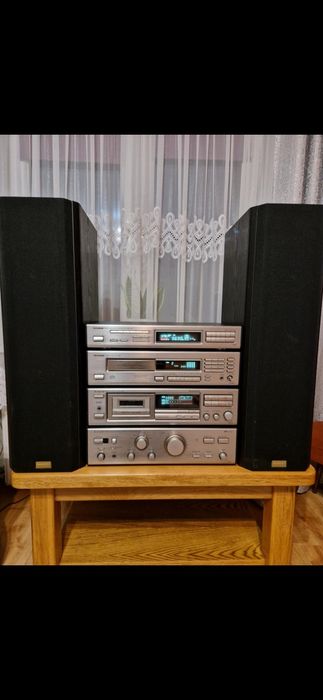 Wieża  hi-fi ONKYO z głośnikami