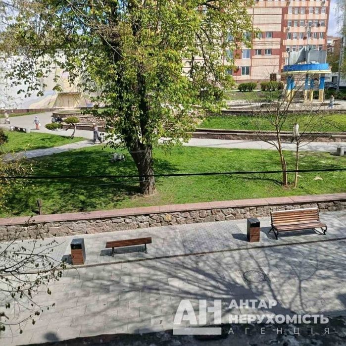 Продається 3-к квартира в Кропивницькому, р-н Центр (ЦНАП /«ROSHEN”)