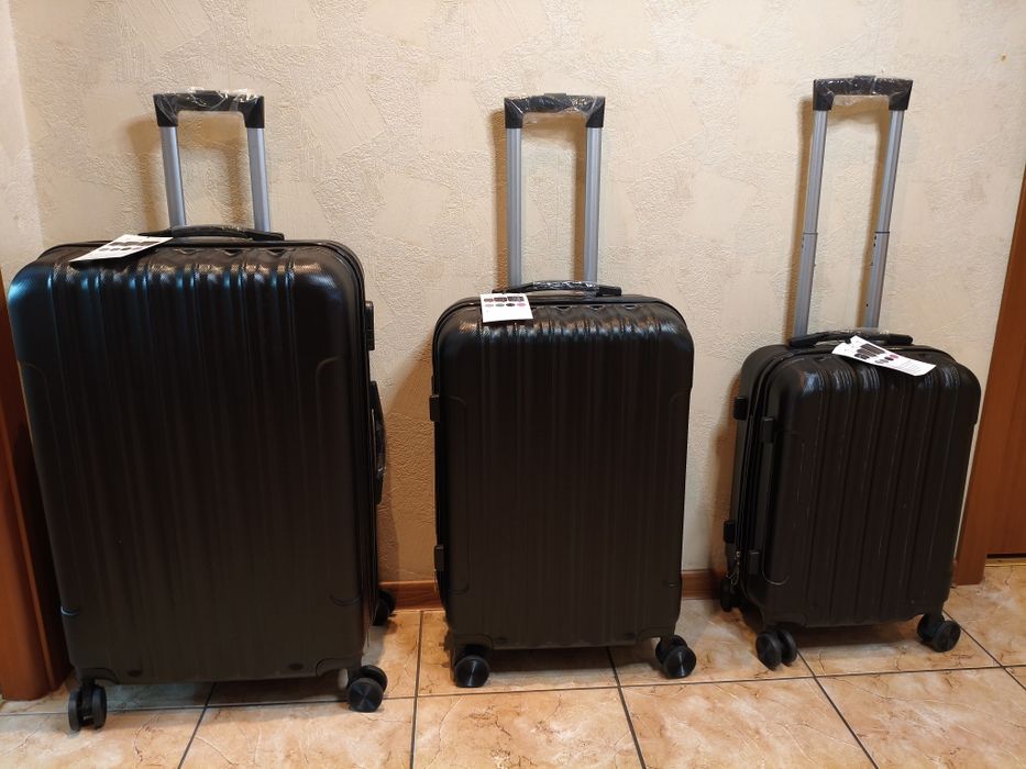Piękny zestaw 3 walizek– twardy ABS, nowy komplet