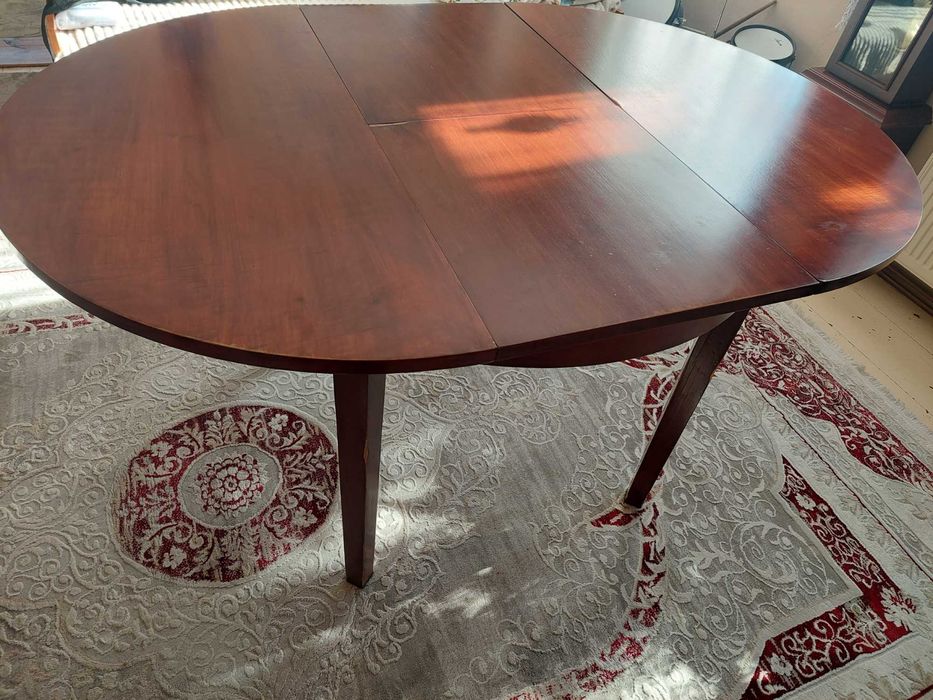 Stół drewniany owalny