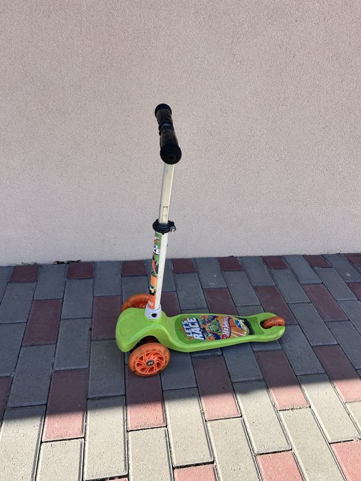 Самокат дитячий з 3 років