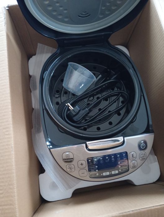 Мультиварка  нова