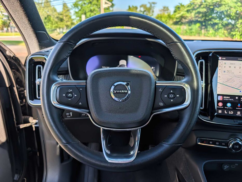 Volvo XC40 Electric      2022